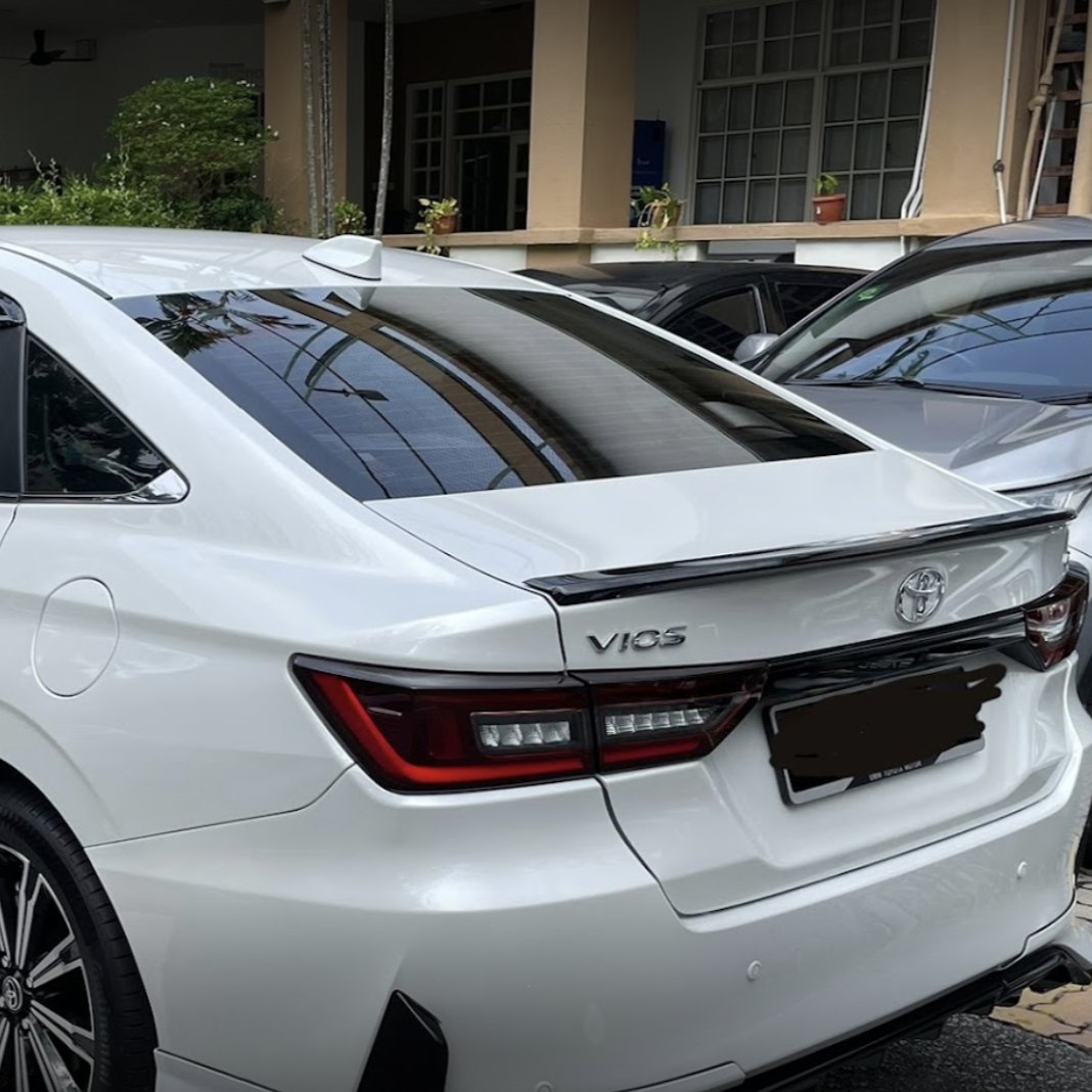 Tinted rear windows